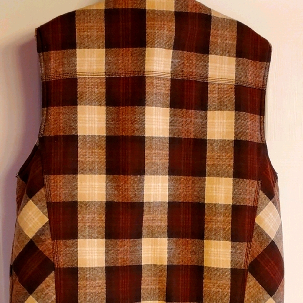 Vest - Picture 2 of 6